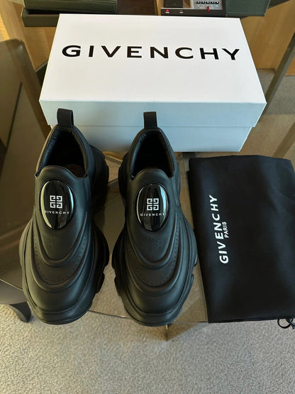 Givanchy All black casual sneakers