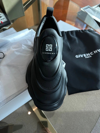 Givanchy All black casual sneakers