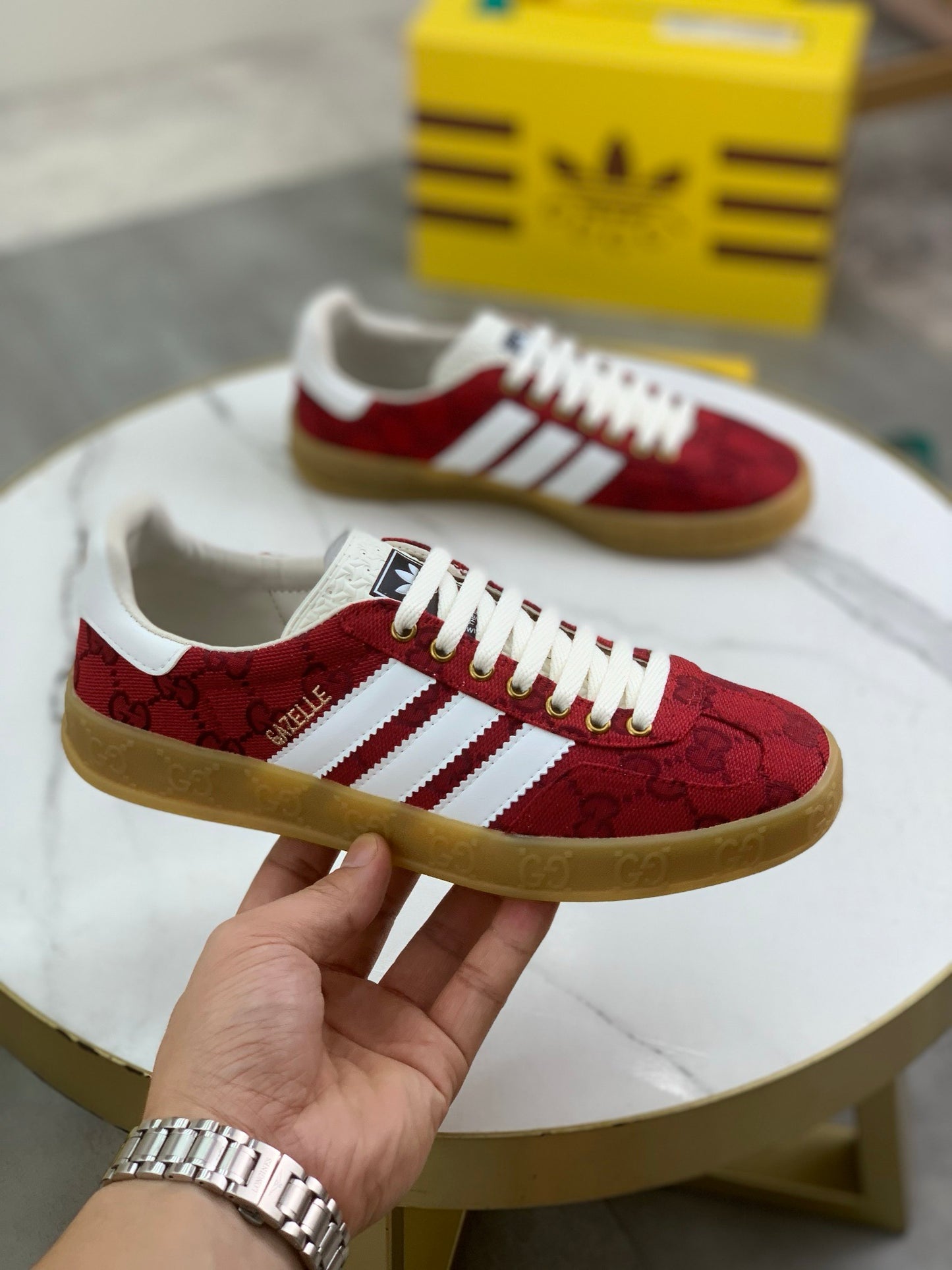 guc adi gazelle sneaker