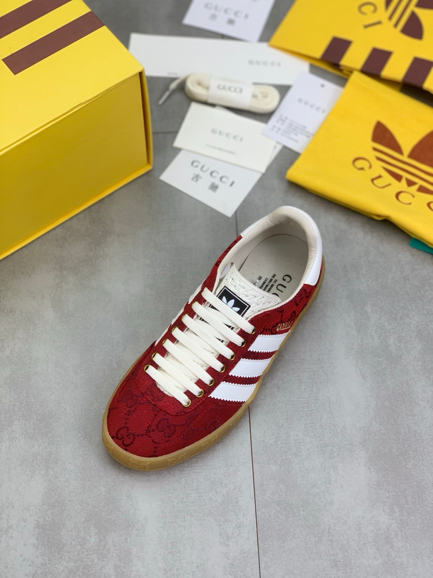 guc adi gazelle sneaker