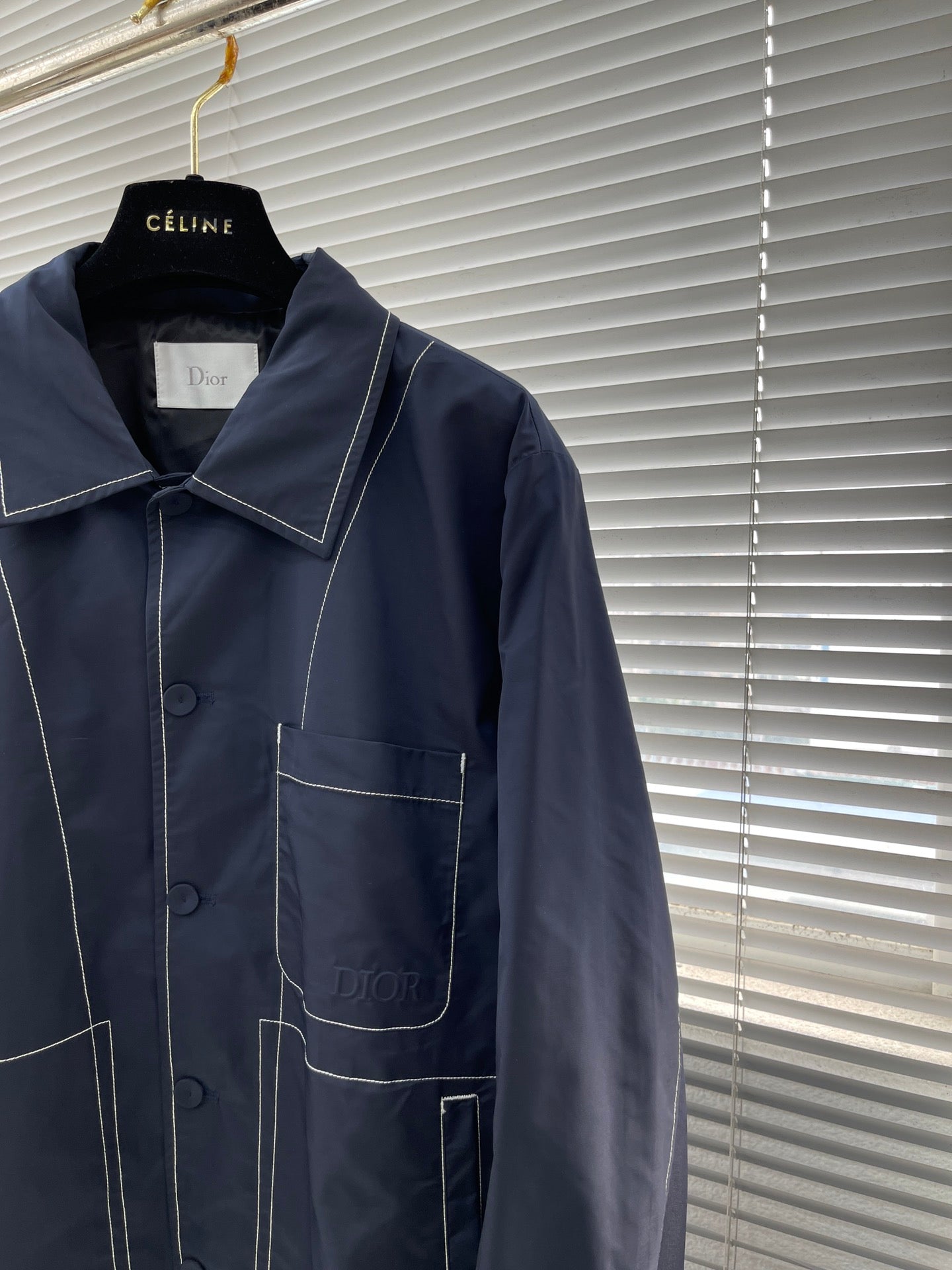 Dio Brand's classic outer seam design jacket