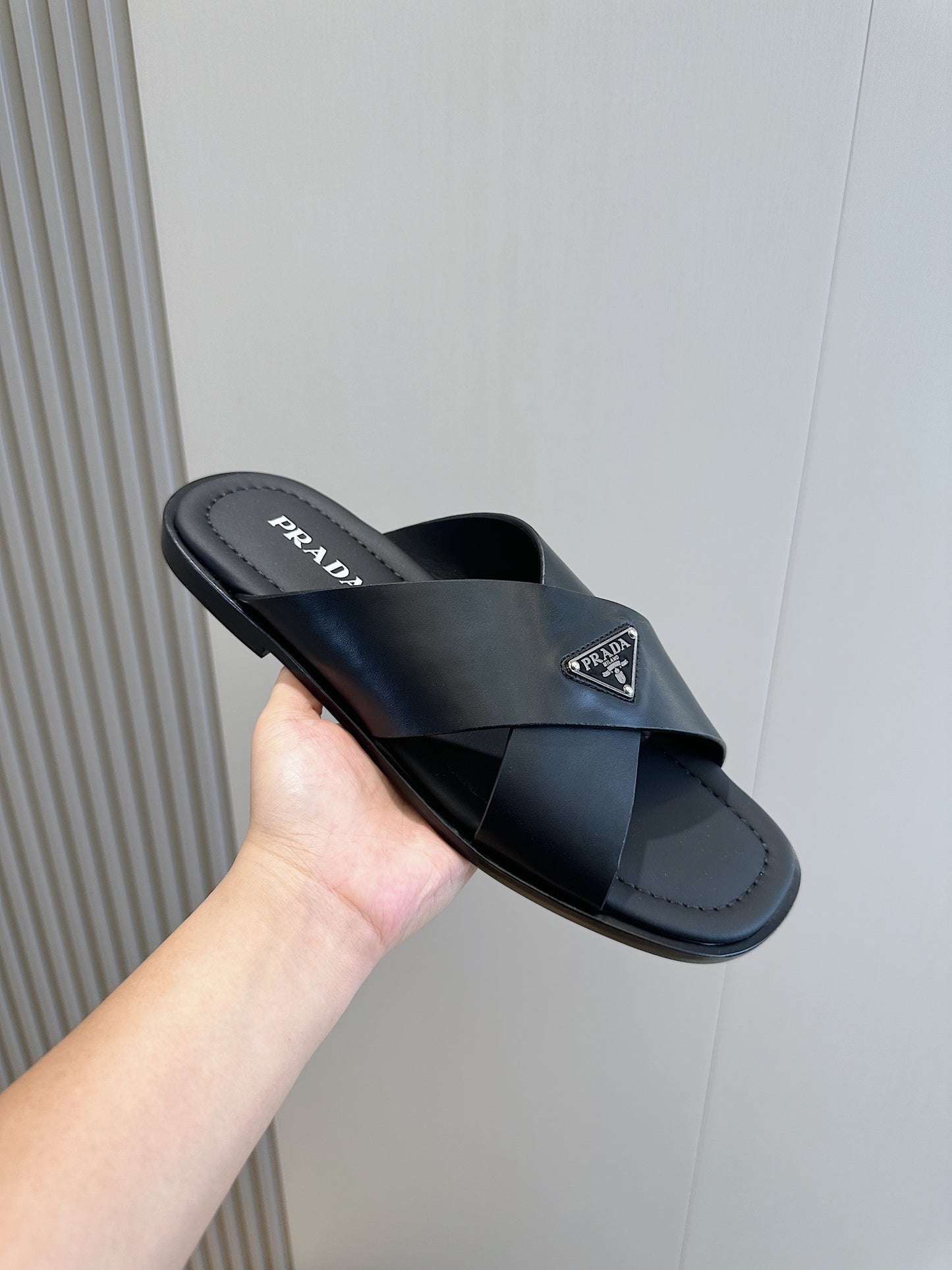 Pra leather slippers