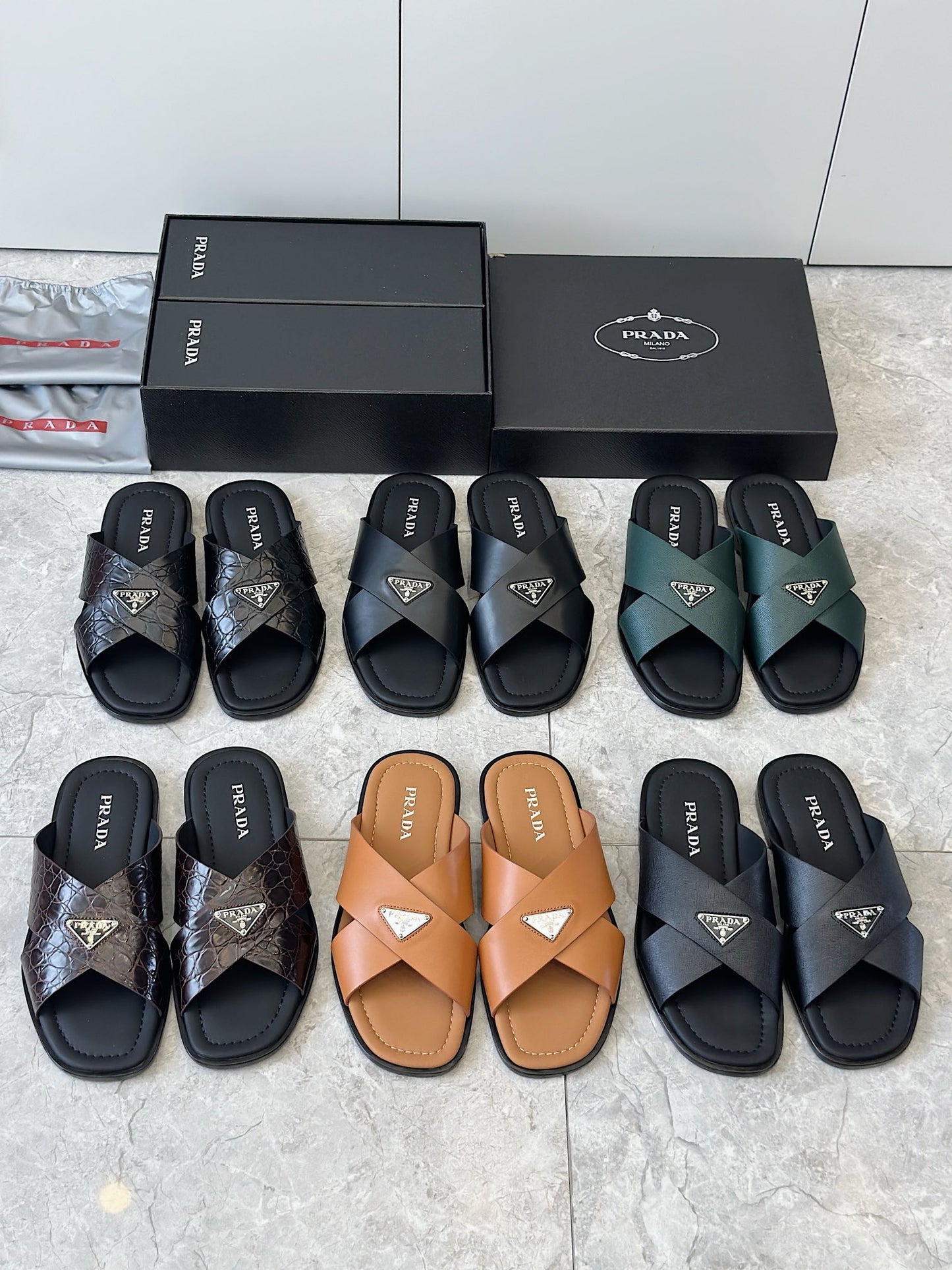 Pra leather slippers