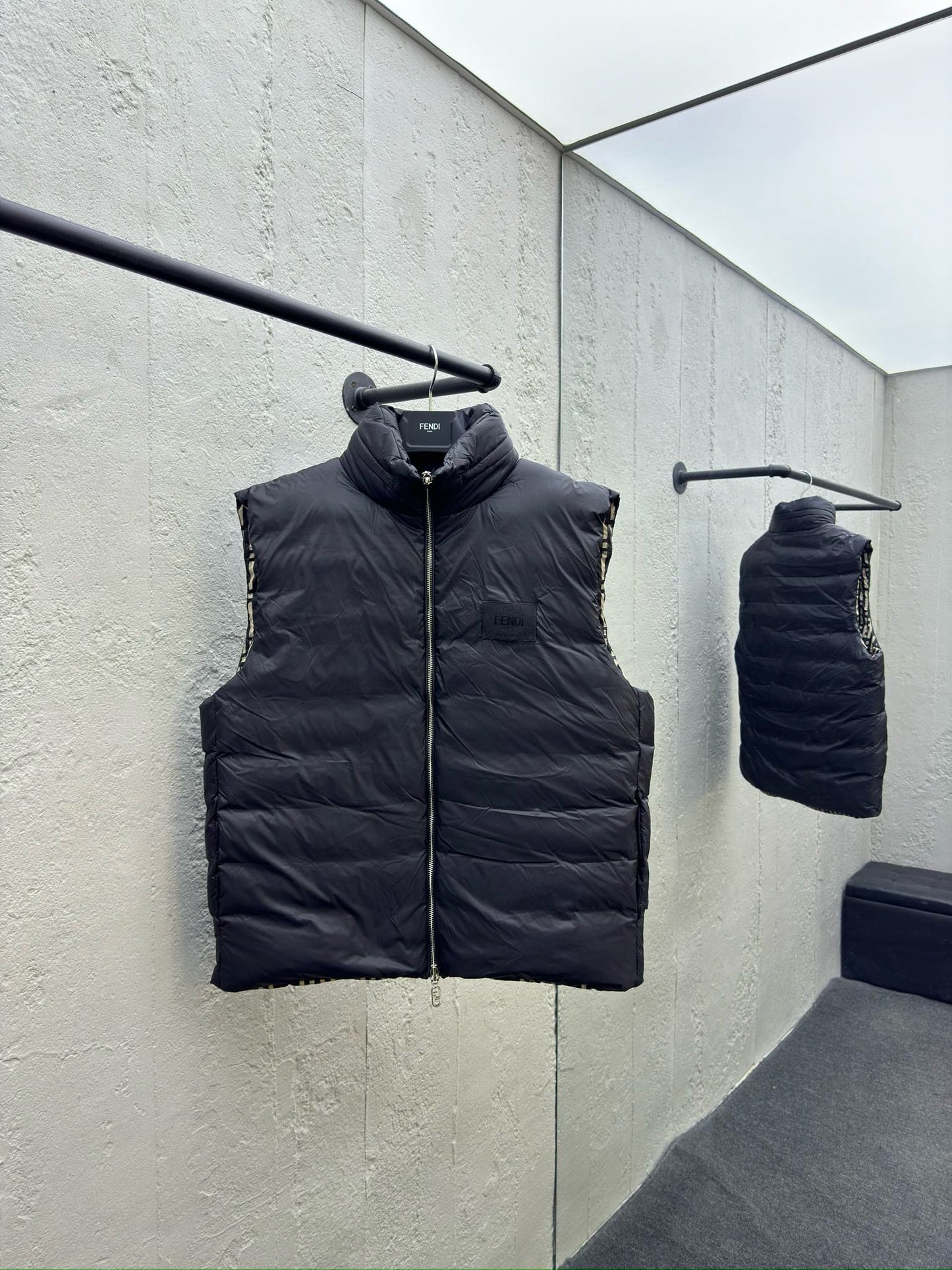 FEND Double-sided down vest