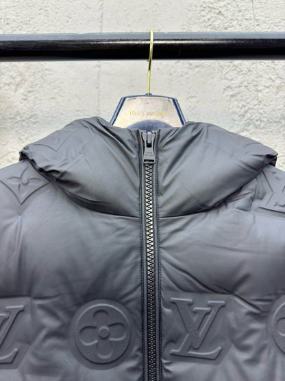 1V Hooded down vest