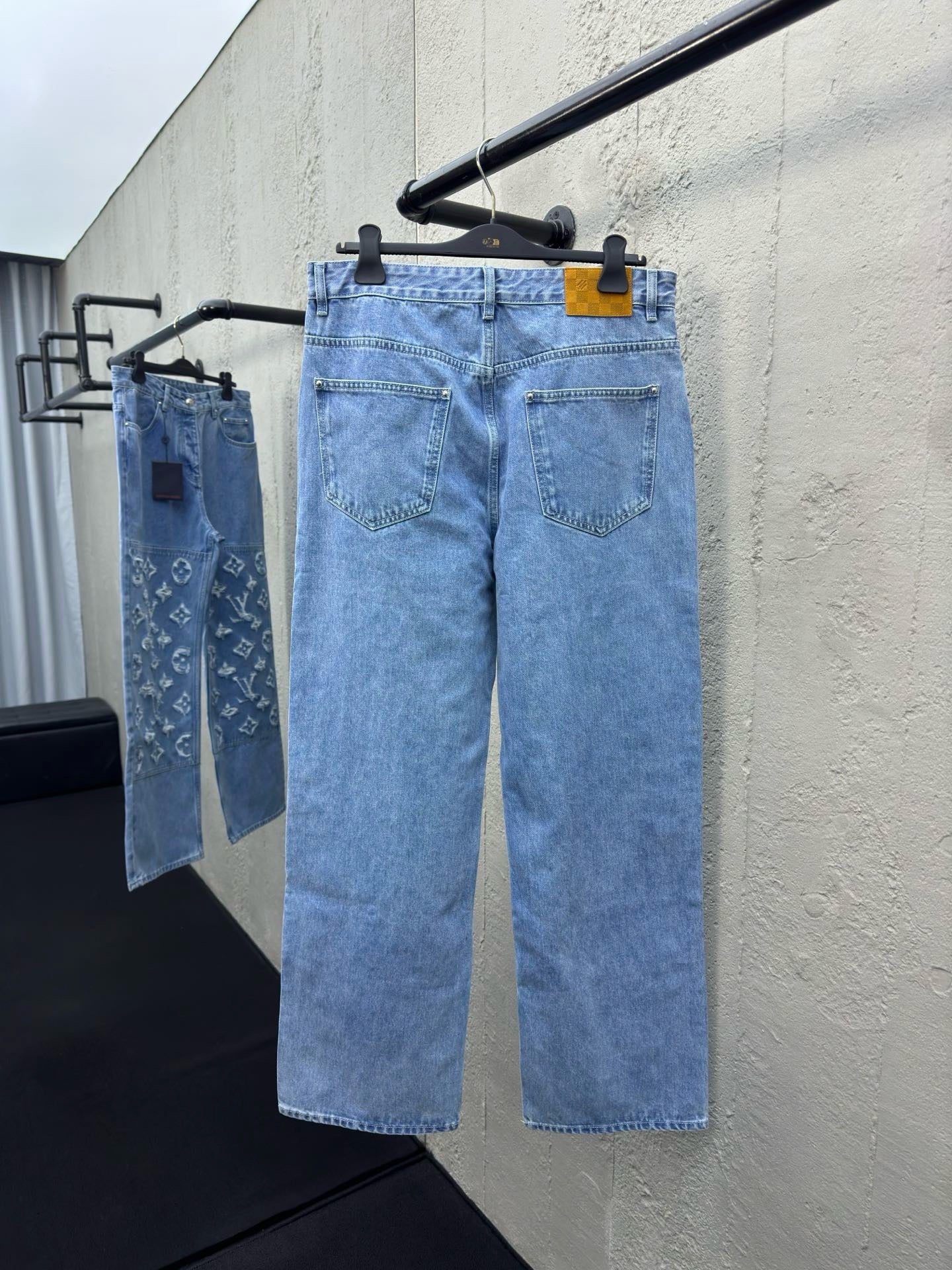 1V jacquard jeans