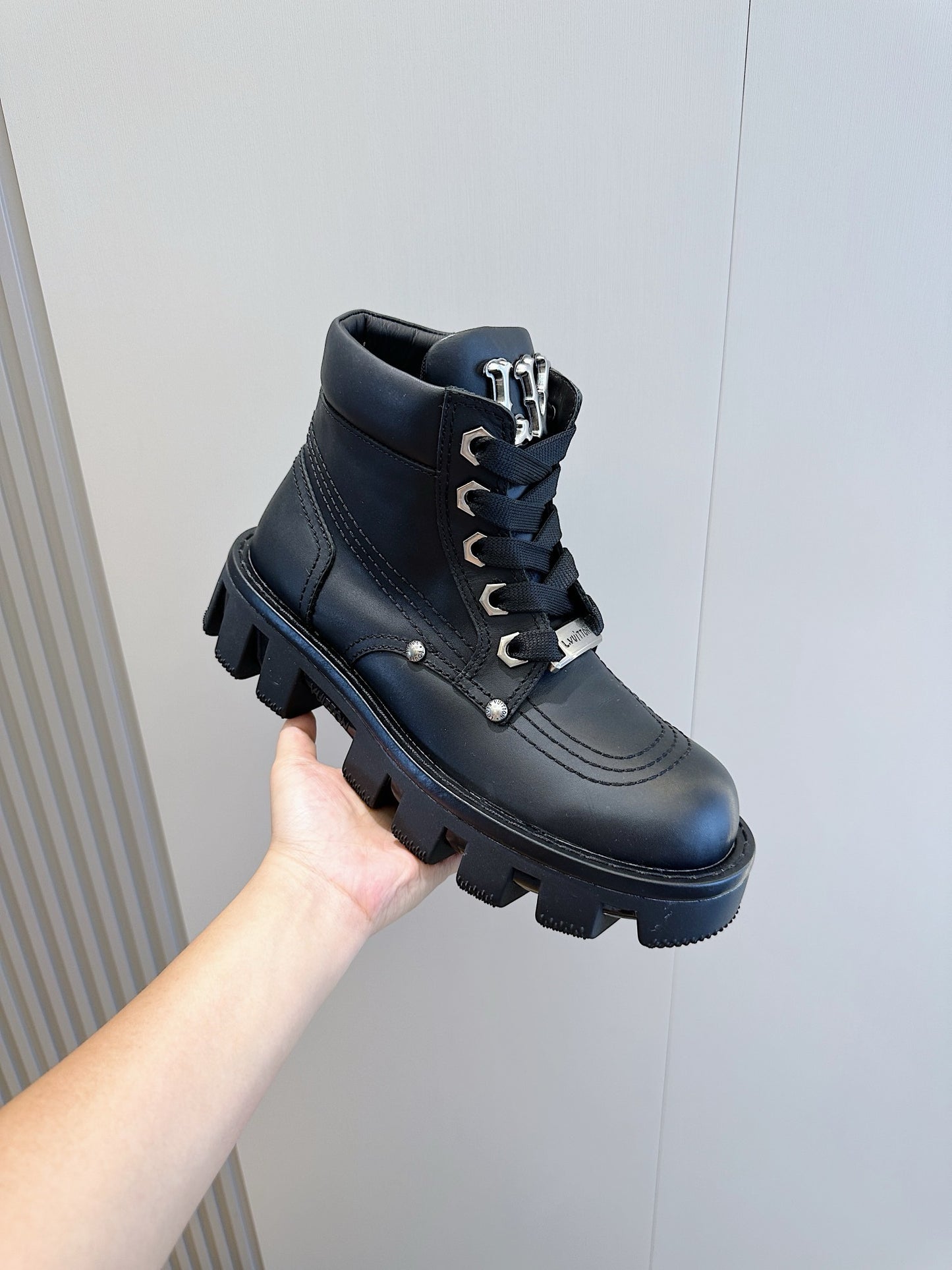 louis cheer boots