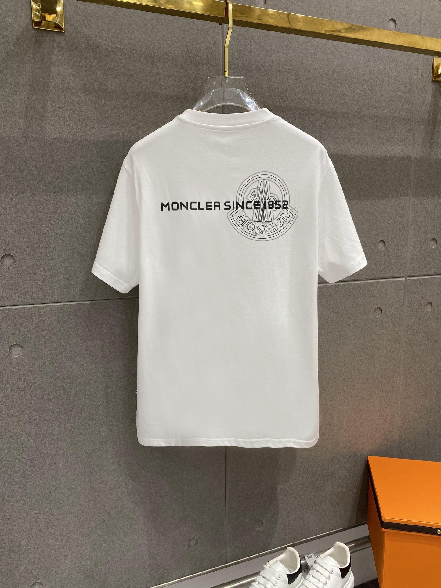 MONCL  T-SHIRT