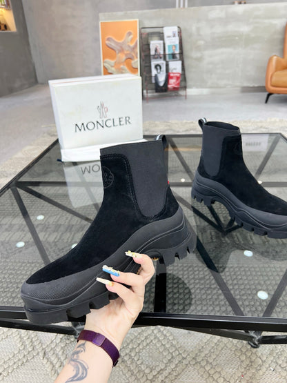 MONC Suede boots