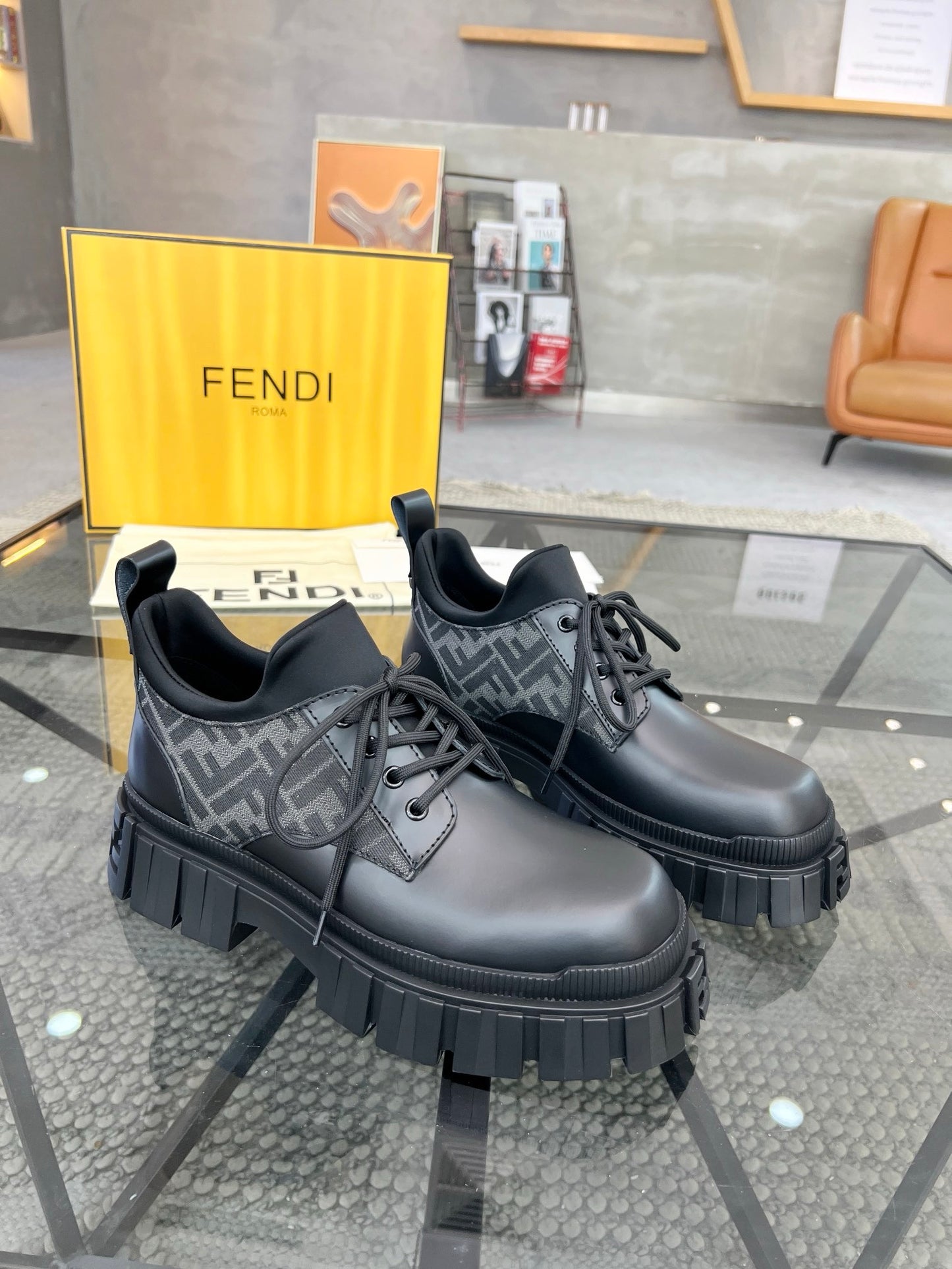 Fend Thick-soled leather shoes