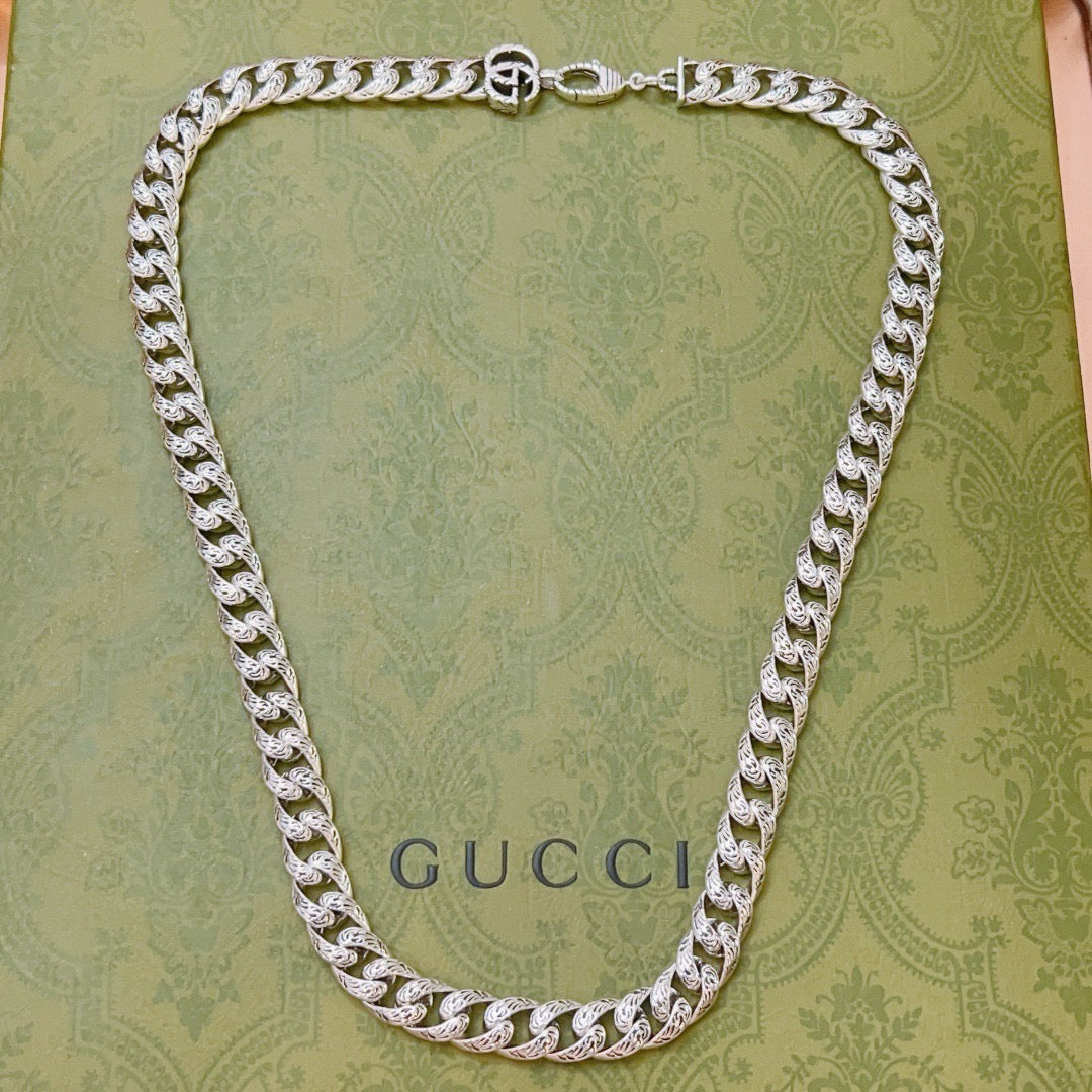 GUCC  NECKLACE