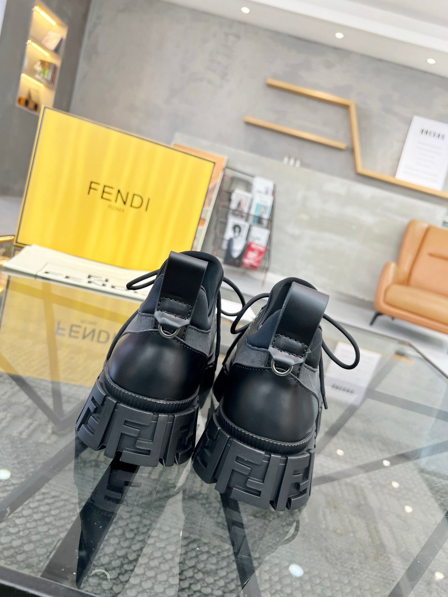 Fend Thick-soled leather shoes