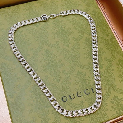 GUCC  NECKLACE