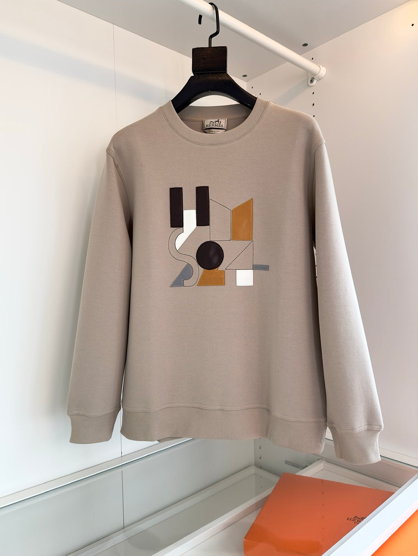 Herm Leather pattern sweatshirt