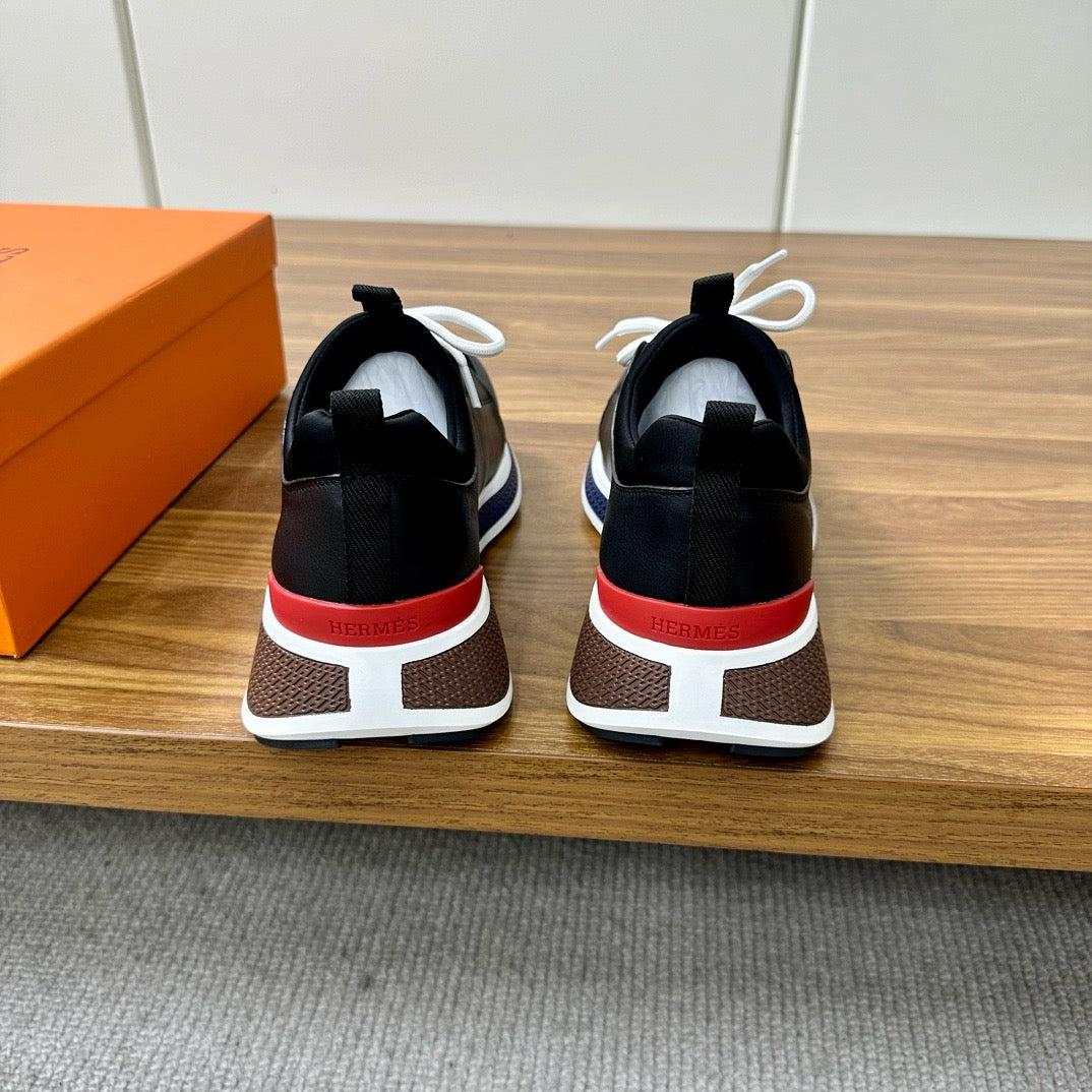 Herm bouncing sneaker