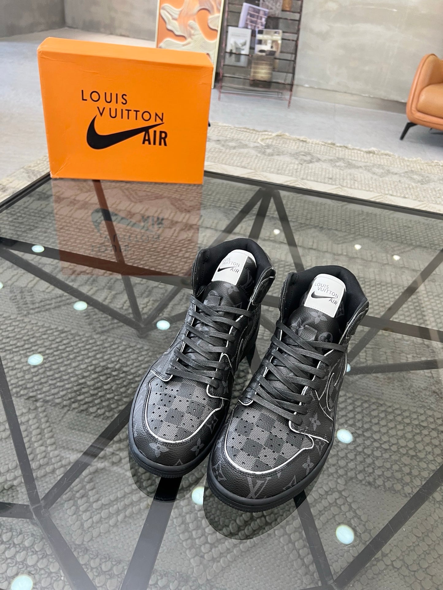 Louis x jor sneaker