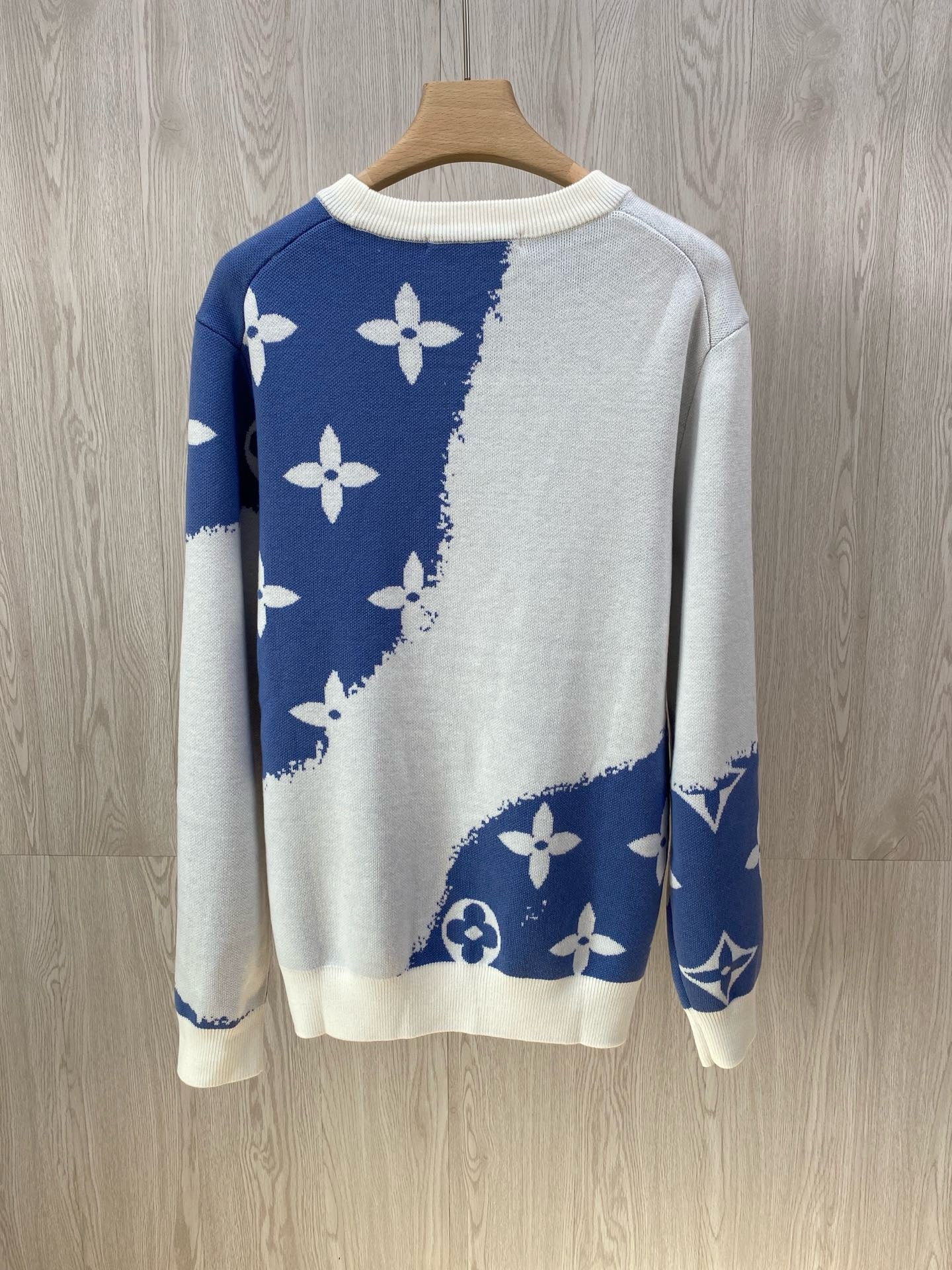 Louis monogram sweater