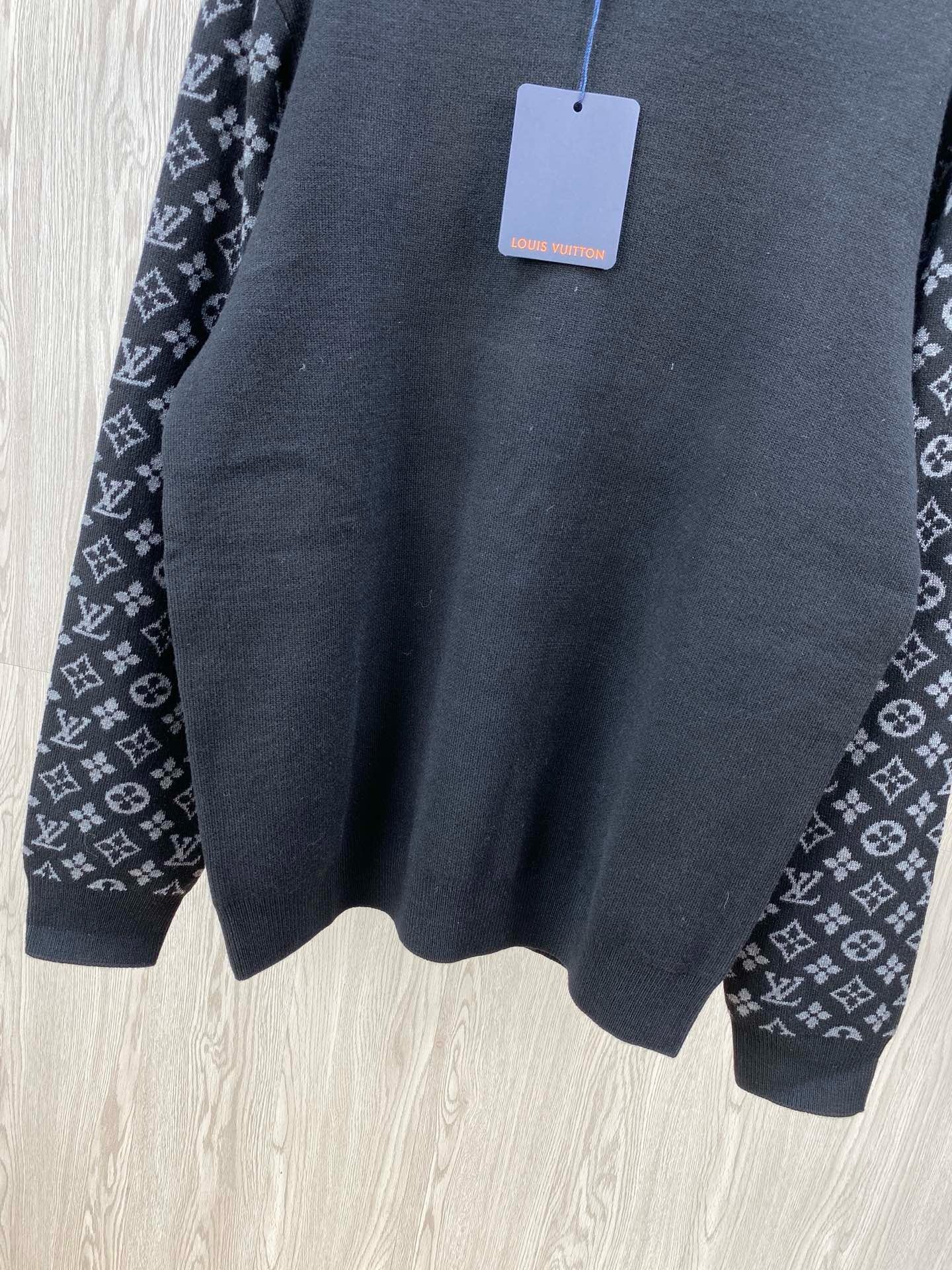 Louis monogram sweater