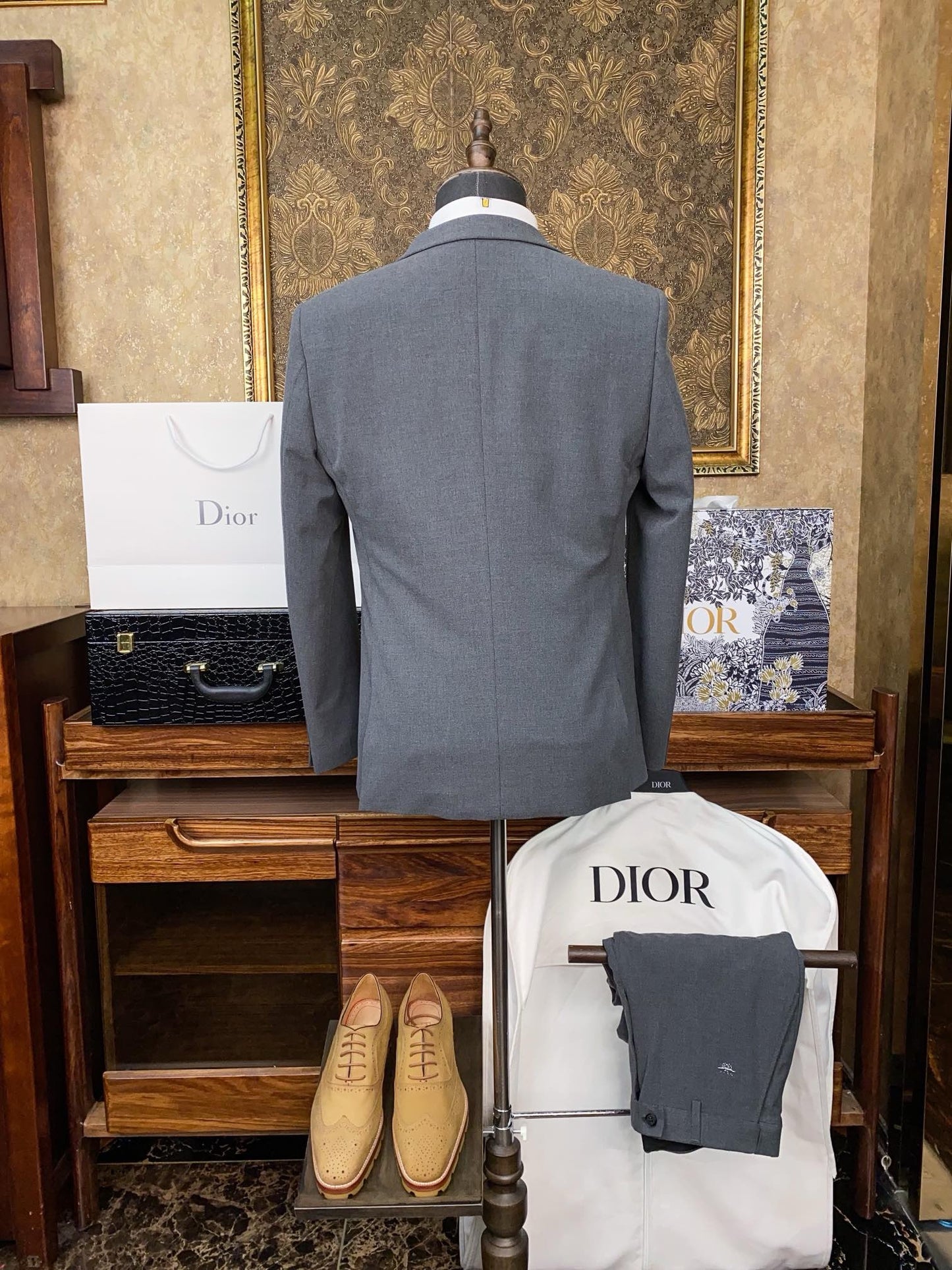 dio wool suit