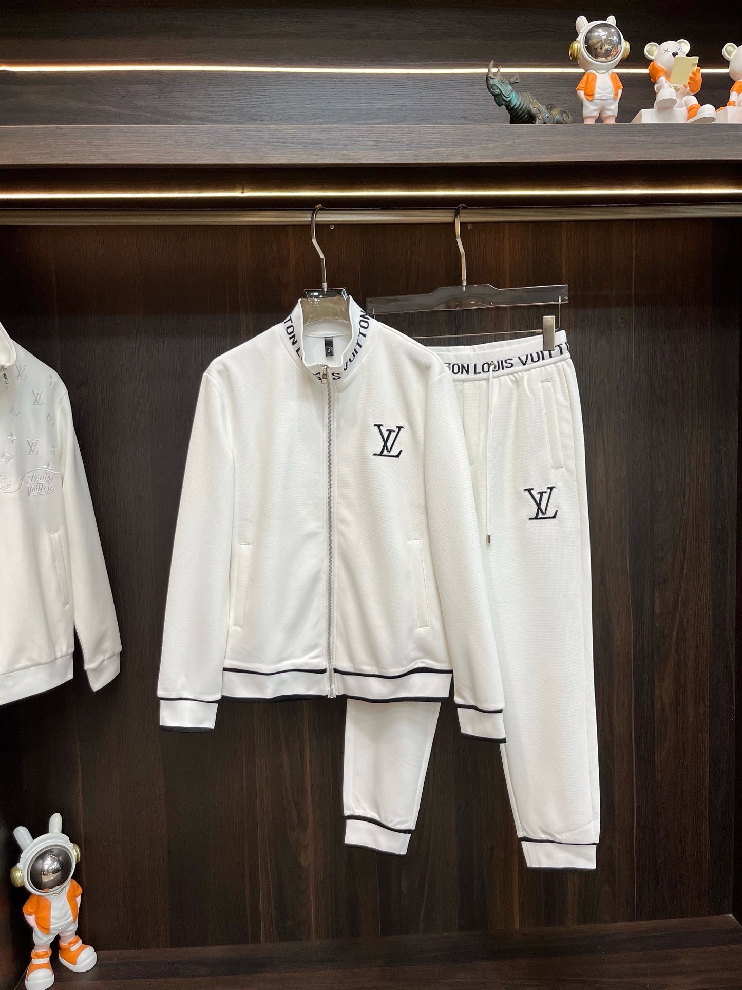 LOUIS TRACK SUIT