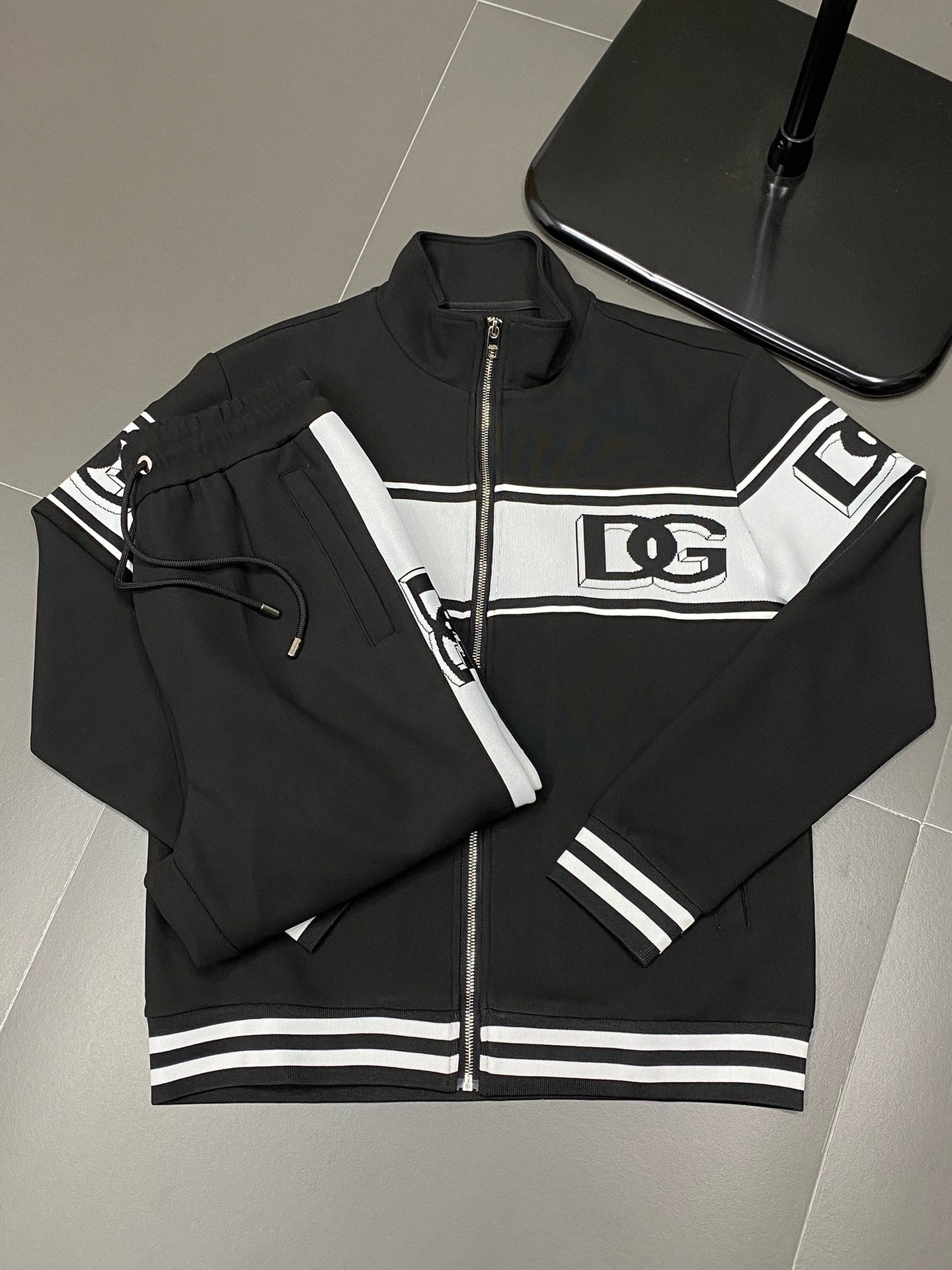 DOLCE TRACKSUIT