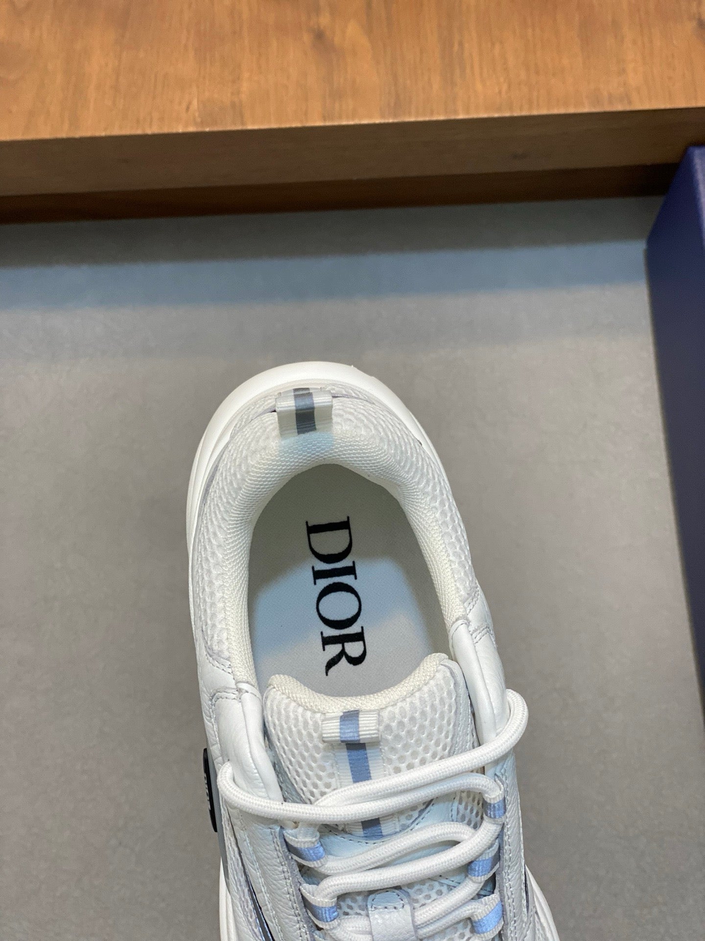 DIO B22 SNEAKER