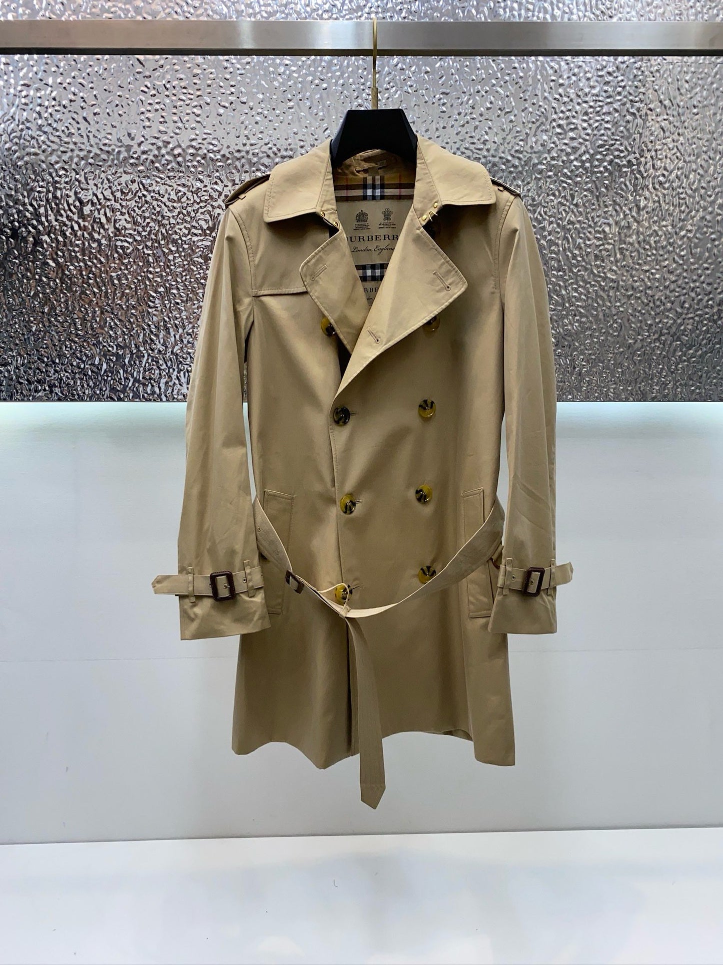 burber trench coat