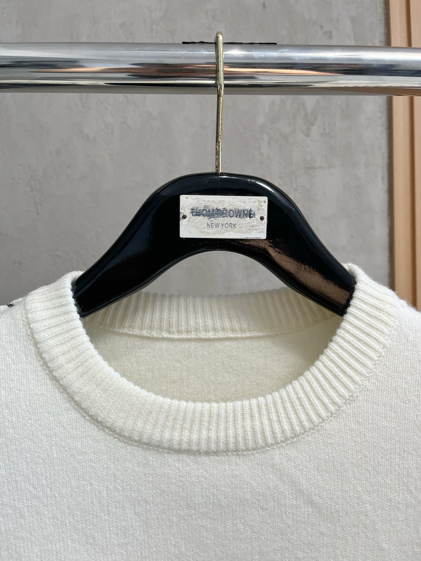 loe wool sweater