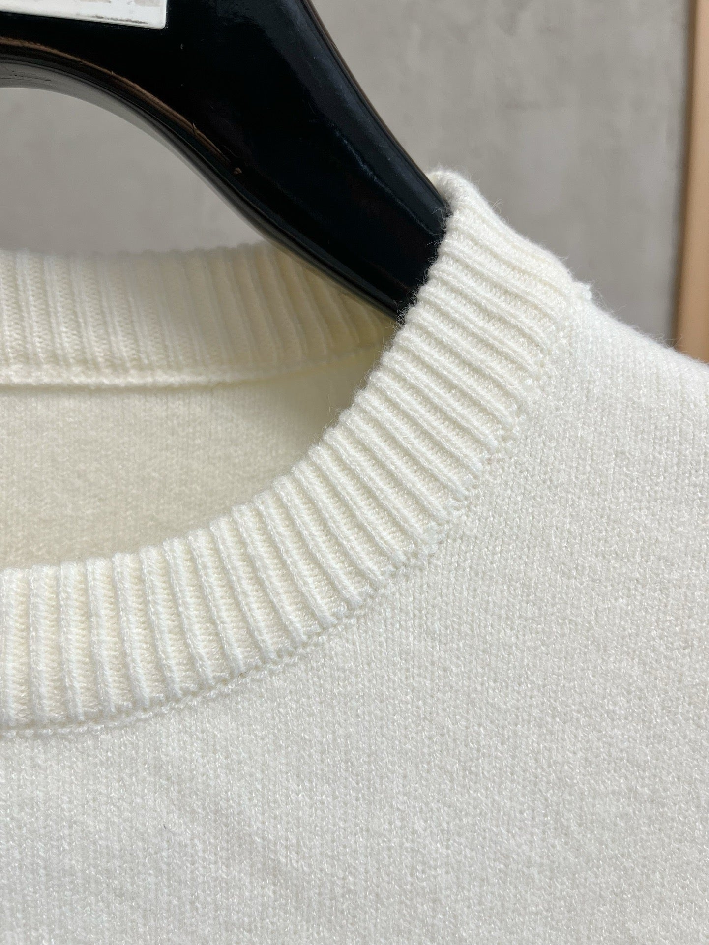 loe wool sweater