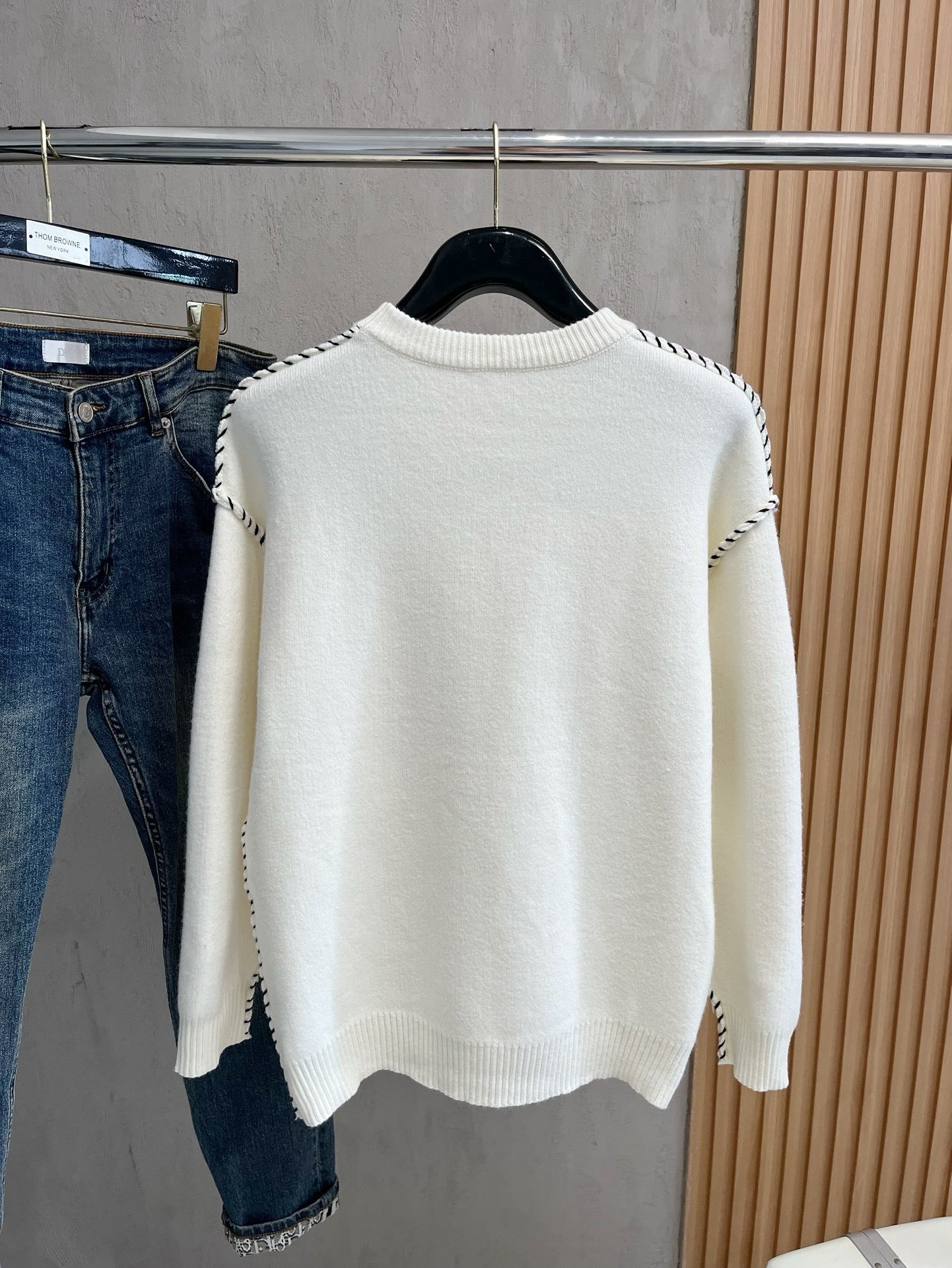 loe wool sweater