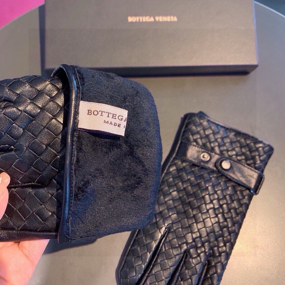 Botteg leather gloves