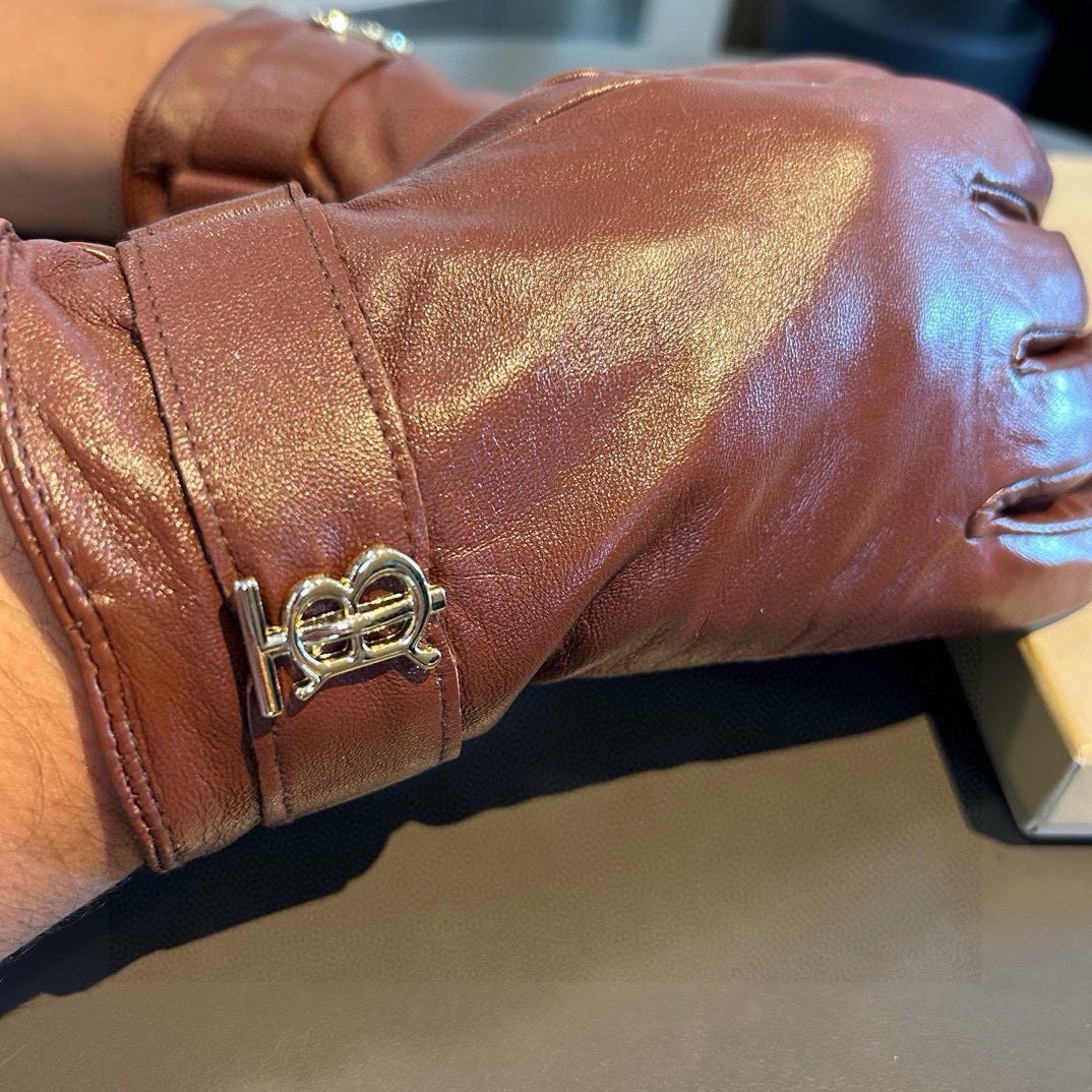 burber leather gloves