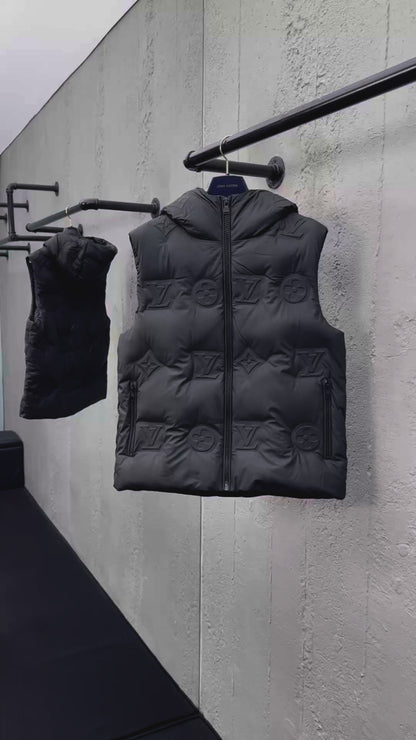 1V Hooded down vest